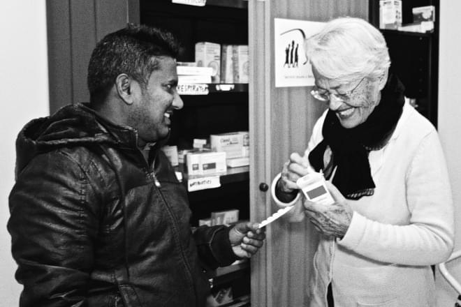 A voluntary worker and an asylum seeker at Centro Astalli (Jesuit Refugee Service Italy), member of the Jesuit Social Network 